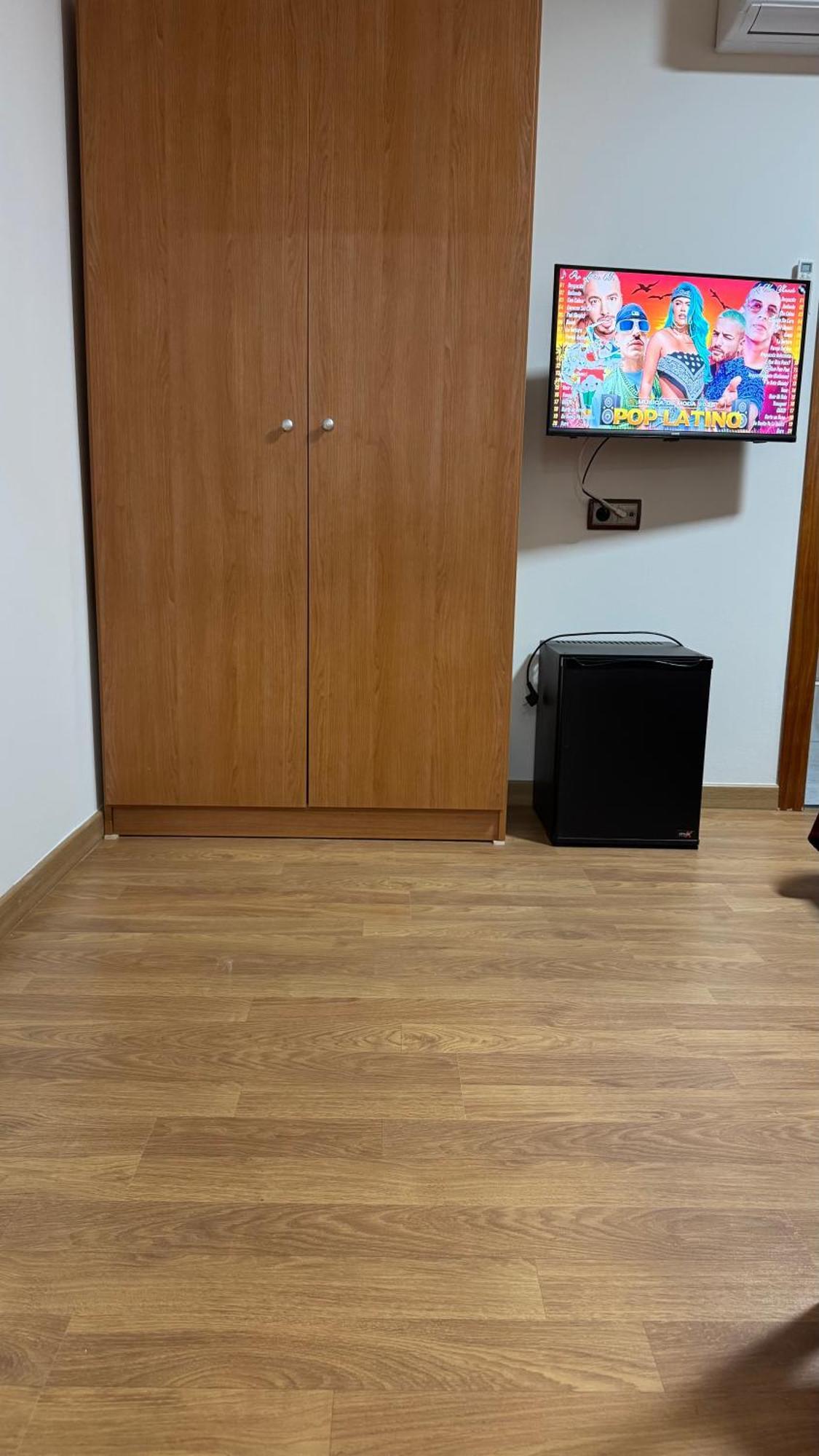 Hostal Madrazo Barcelona Ngoại thất bức ảnh