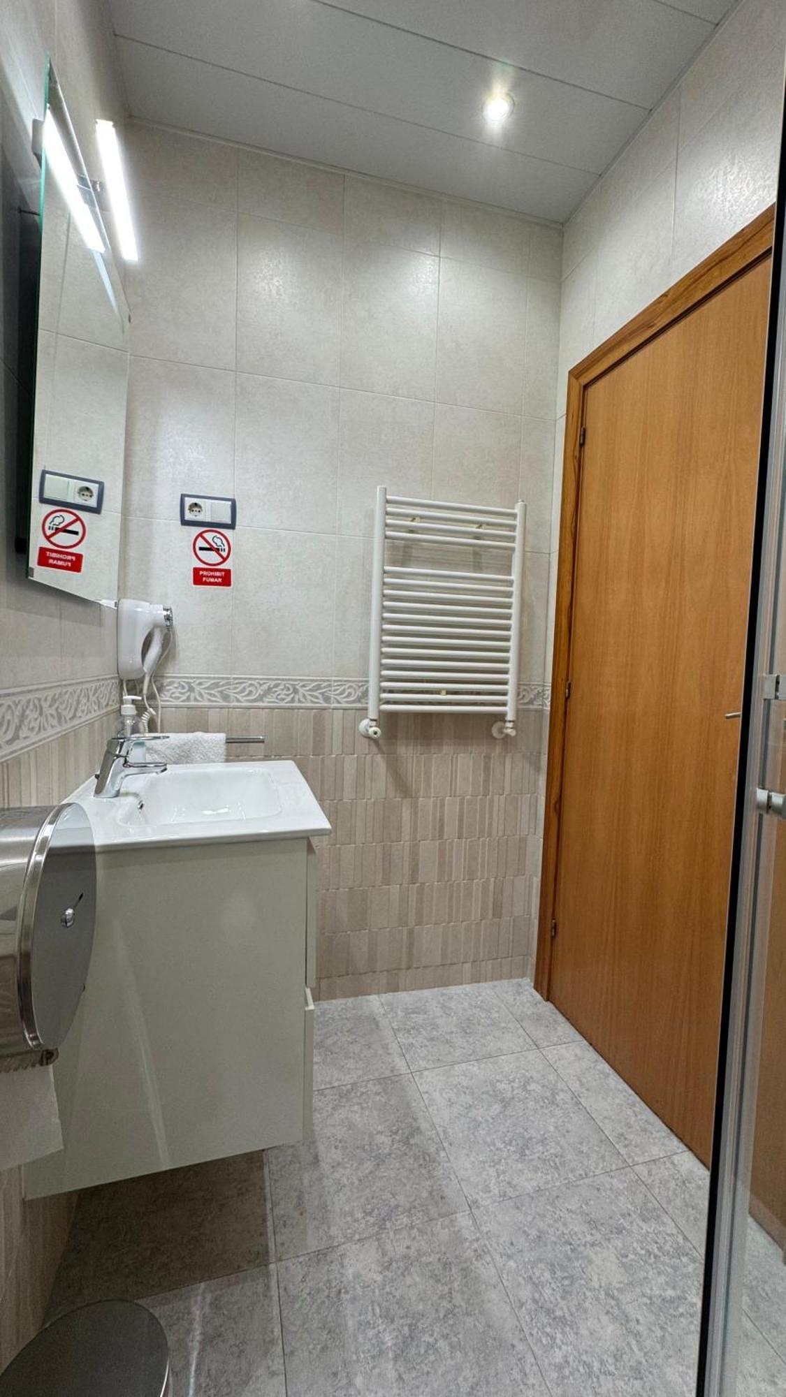Hostal Madrazo Barcelona Ngoại thất bức ảnh