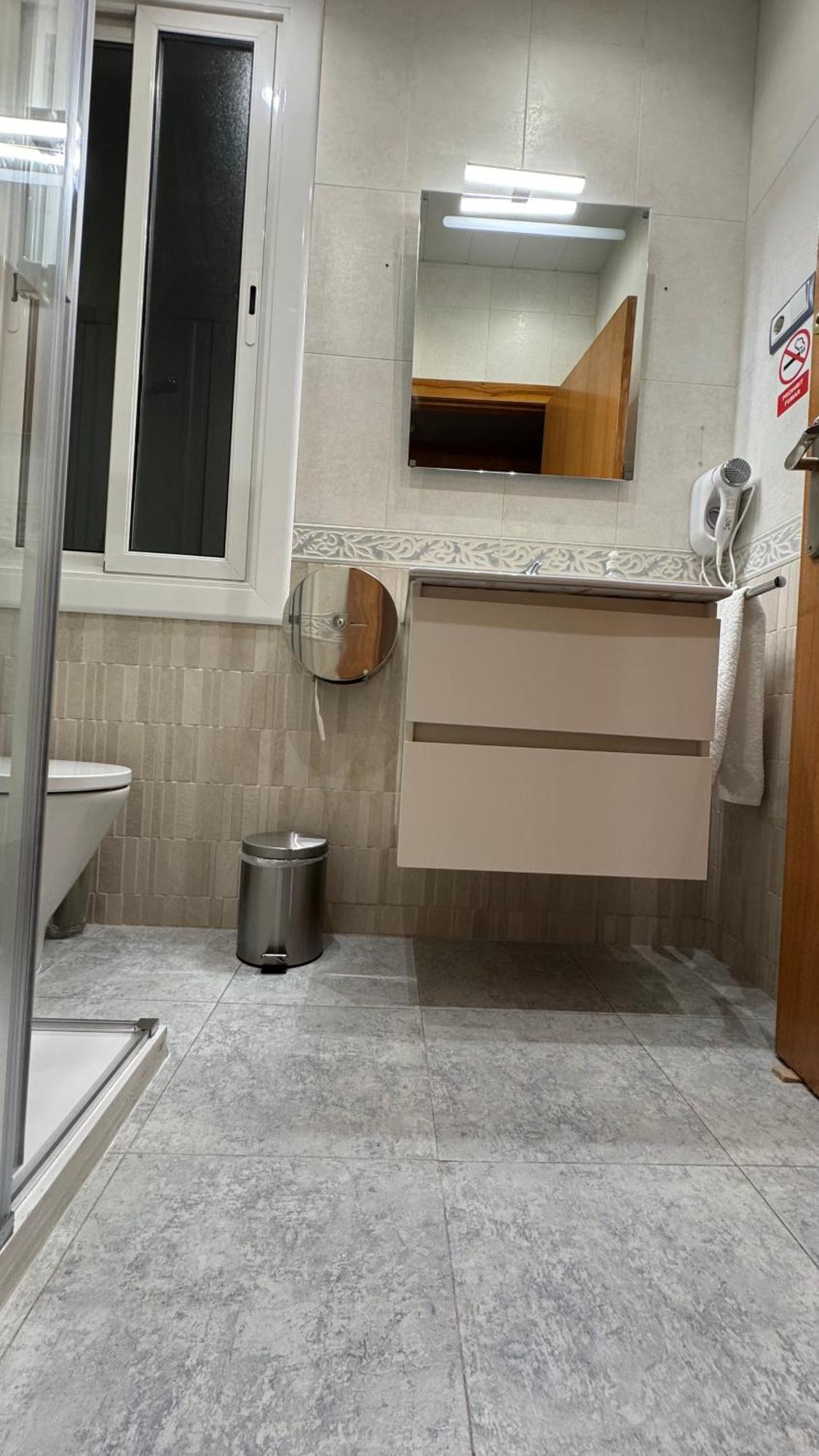 Hostal Madrazo Barcelona Ngoại thất bức ảnh