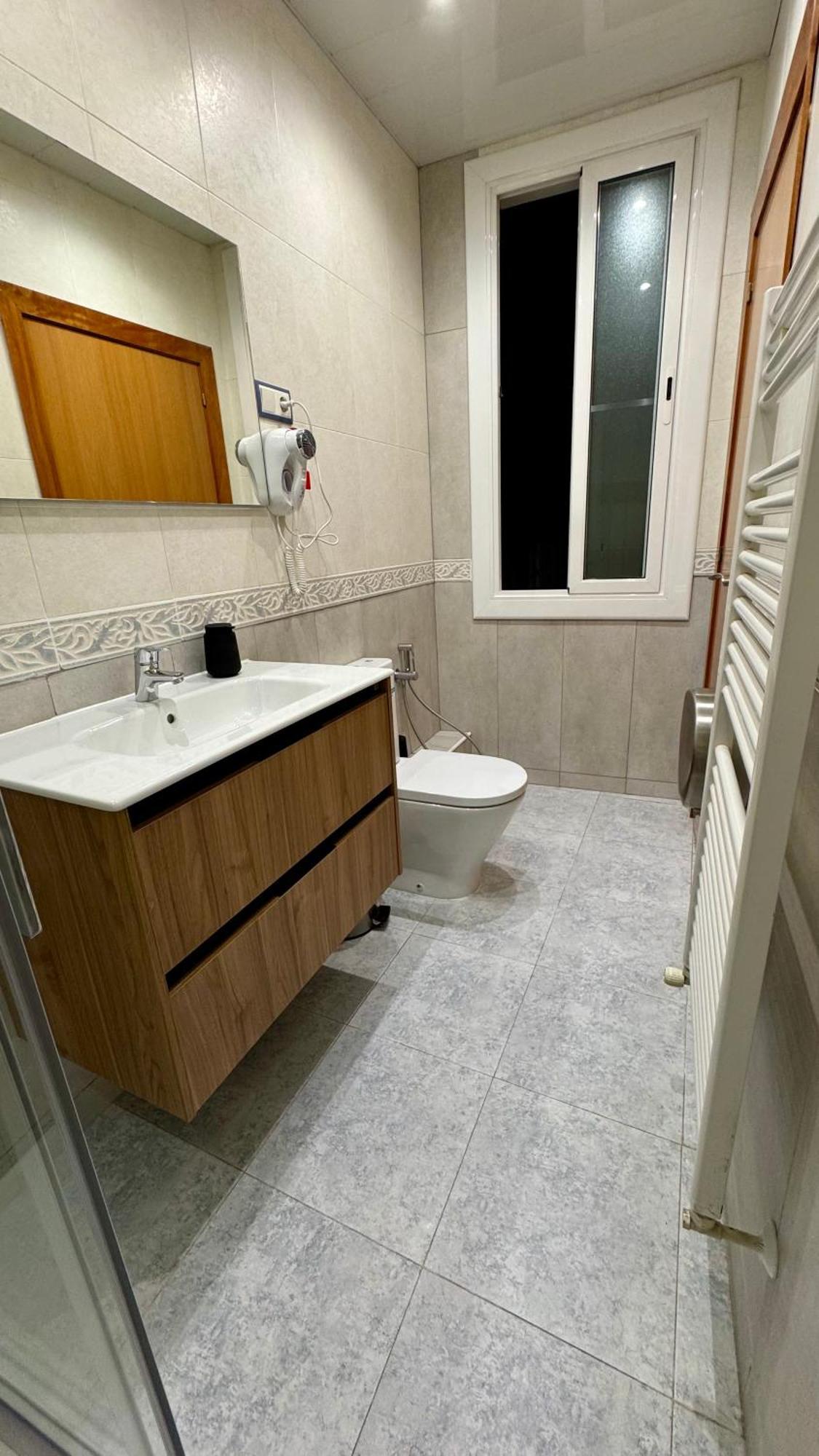 Hostal Madrazo Barcelona Ngoại thất bức ảnh