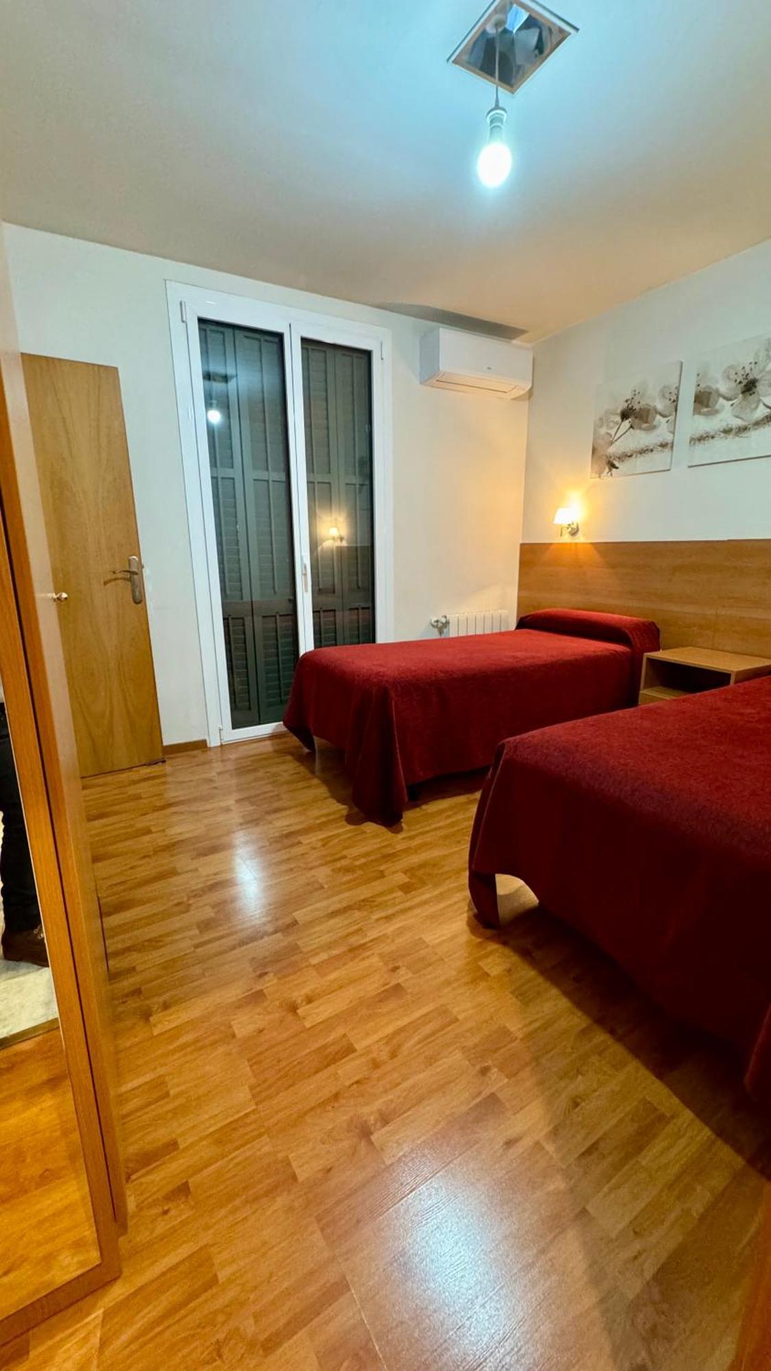 Hostal Madrazo Barcelona Ngoại thất bức ảnh